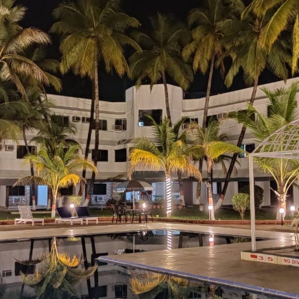 Coconut Ivy Resort & Spa