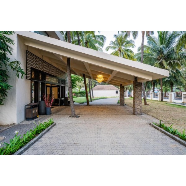 Silver Waves Resort & Spa