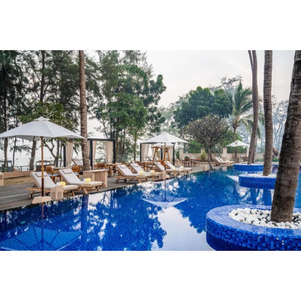 Silver Waves Resort & Spa