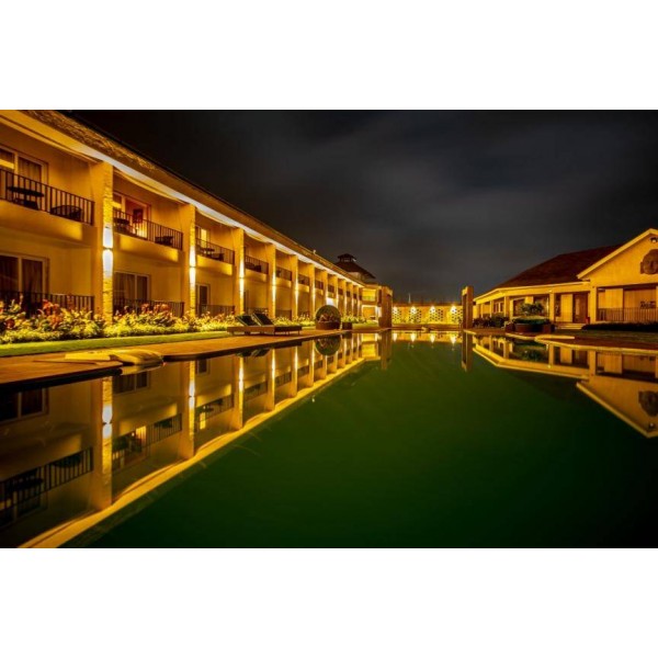 Tropical Retreat Spa & Resort