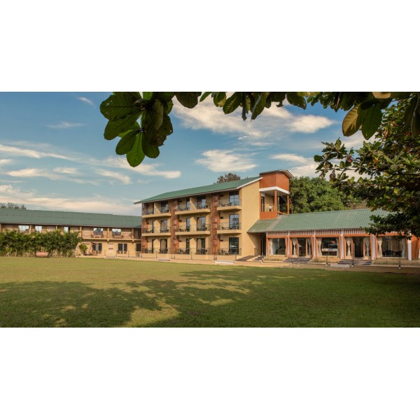 Paramount Riverfront Resort & Spa